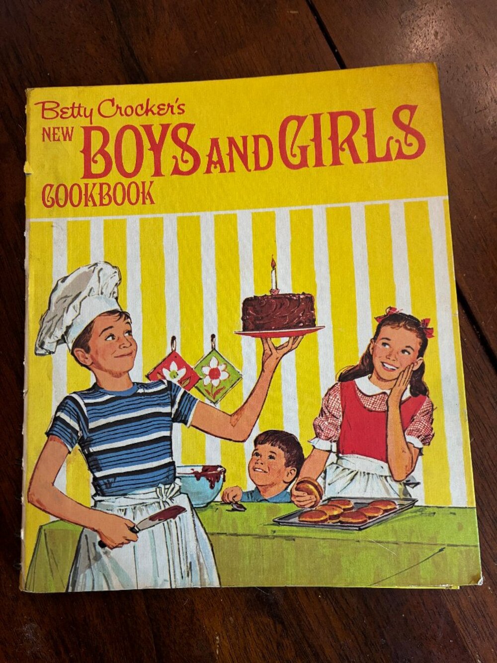 Vintage 1972 Betty Crocker 's New Boys And Girls Cookbook